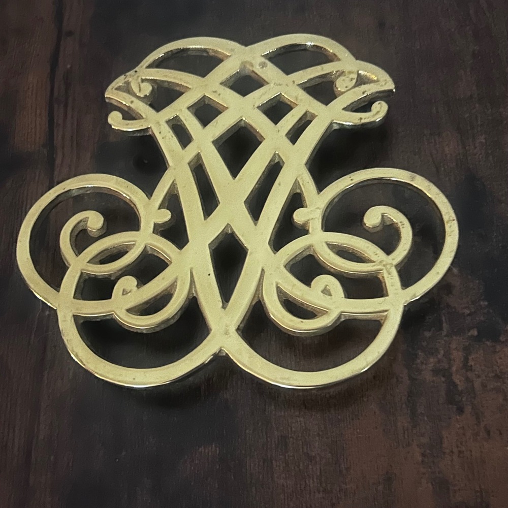 Vintage Thomas Jefferson Monticello Cypher Brass Trivet 1951 Scroll Design 6in